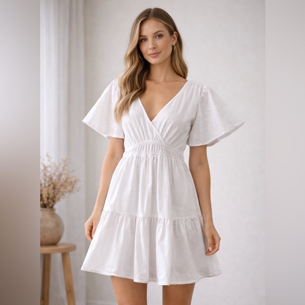 Chic White Flare Sleeve Mini Dress